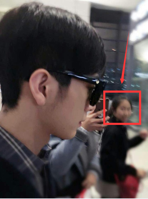 LOL斗鱼55开向斗鱼虹桥一姐索要杨幂签名