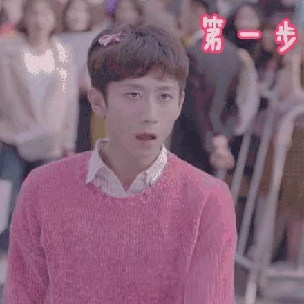 王俊凯学张一山比心,王俊凯录制《信中国》,黄渤杨洋刘涛被邀请 王俊凯学张一山比心,王俊凯录制《信中国》,黄渤杨洋刘涛被邀请