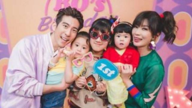 贾静雯修杰楷年龄差,张丹峰洪欣年龄差,都不如