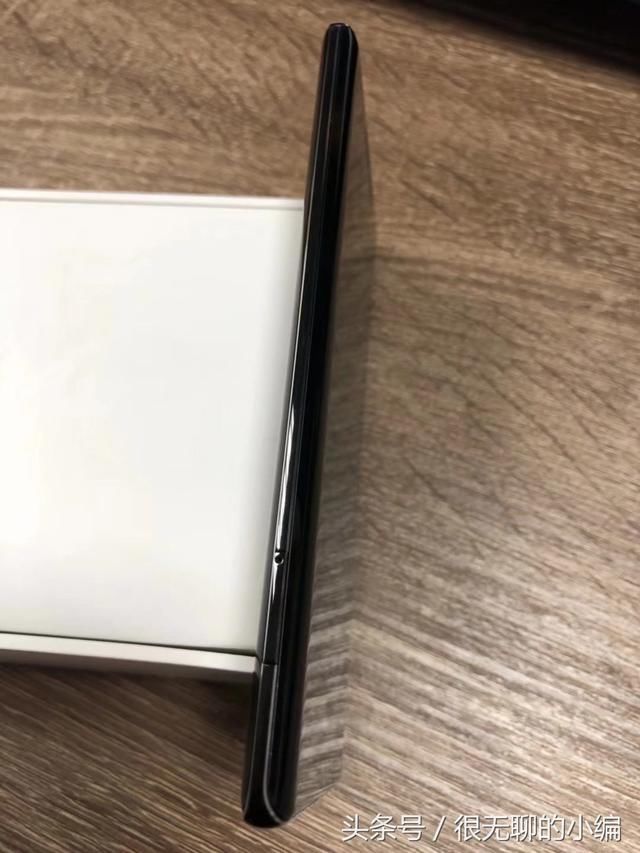 2299元的诺基亚8 sirocco上手体验,曲面屏手机