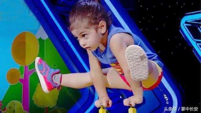 伊朗4岁男孩练出一身腱子肉,年收入超过100万