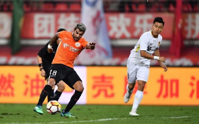 中超第21轮战报+最新积分榜 恒大绝杀申花紧跟