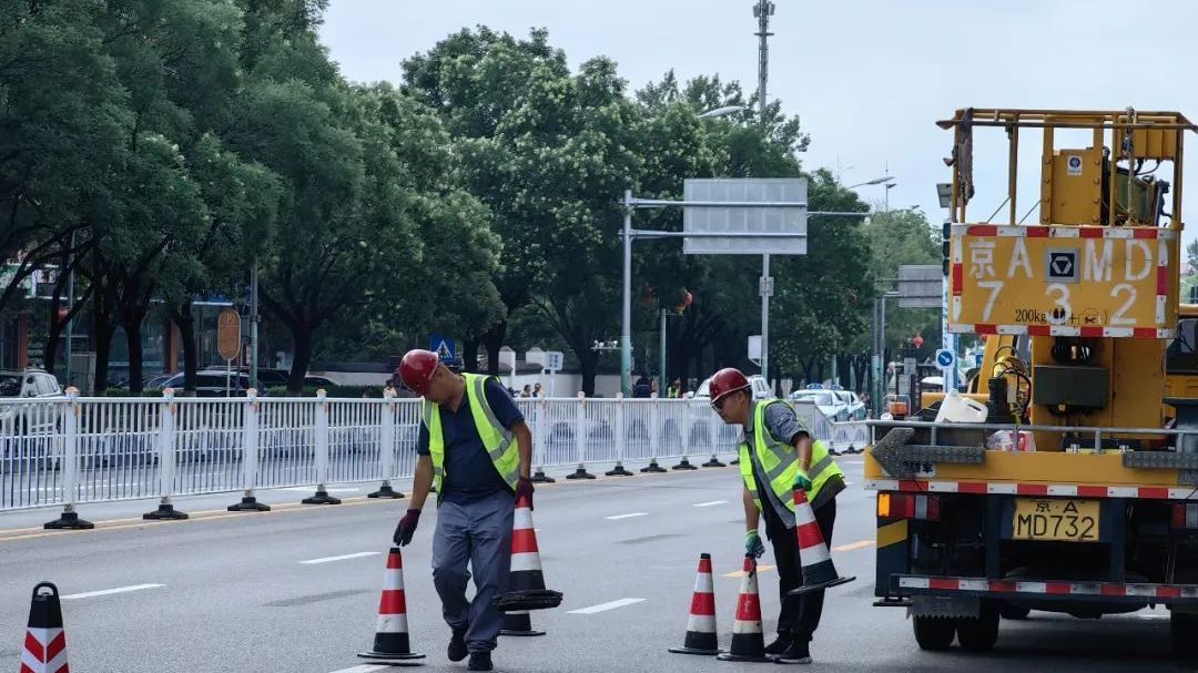 延庆:抢修交通信号灯 道路安全保畅通 延庆:抢修交通信号灯 道路安全保畅通