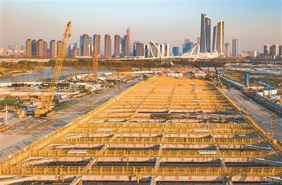 南京长江五桥江心洲隧道6月进行江底隧道掘进