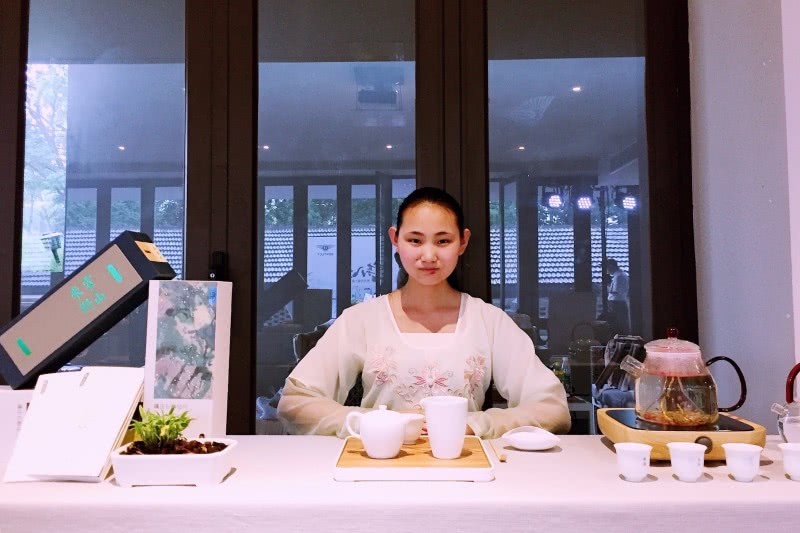 斛生记霍山石斛助力大昌行宾利食享八方美食