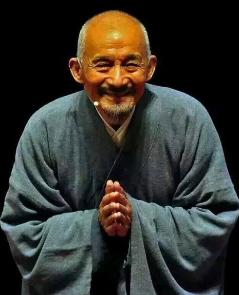 游本昌老先生,6岁时为躲避灾劫,出家当和尚.