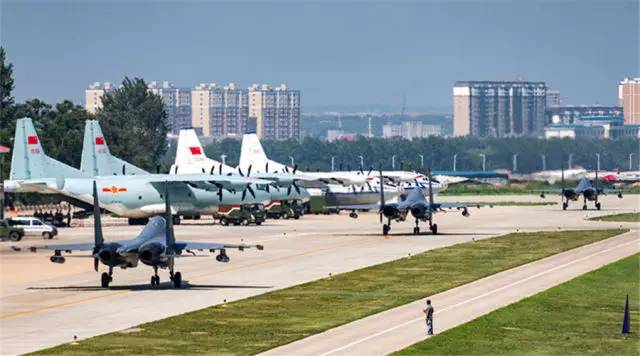 中国空军参赛的战机.(杨盼 摄)