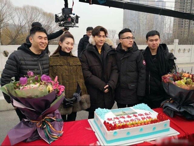 好消息,李易峰的《在纽约》杀青了!剧中飙英语