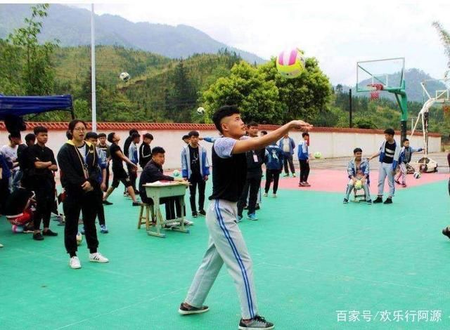 为什么女生都喜欢看篮球,却不喜欢足球呢?