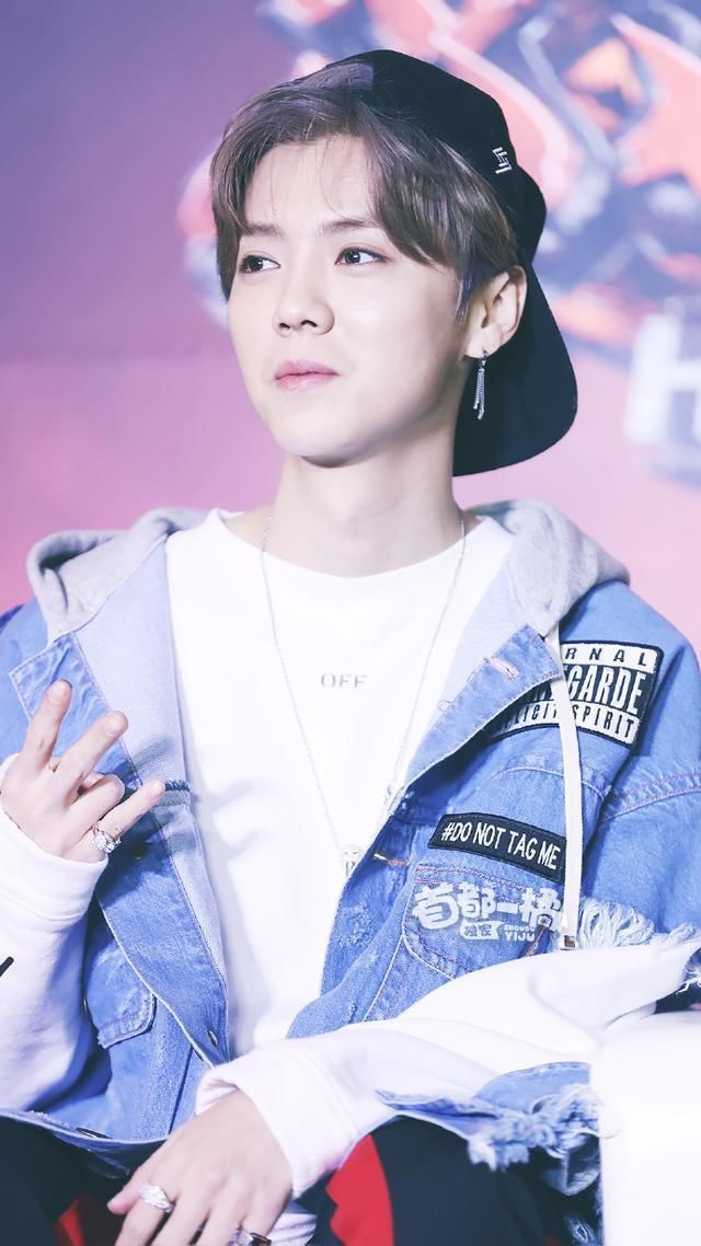 鹿晗与关晓彤只是玩玩,不考虑结婚?手上的戒指寓意不是很好