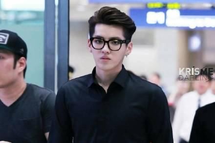 吴亦凡杨洋穿黑白时尚服装,用事实证明:果然真