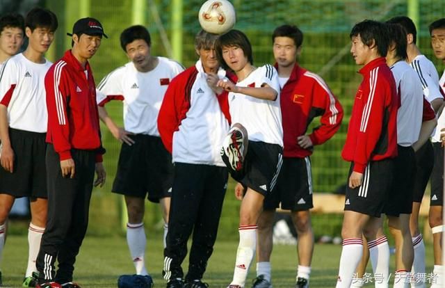 戏说国足教练霍顿是理论大师,米卢会分享干货