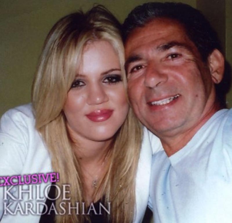 罗伯特与科勒合影
不管这推测是真是假，至少可以确定的一点是，罗伯特因此名声大噪，积累了大量的财富，并逐步将卡戴珊家族打造成一个颇具影响力的家族。