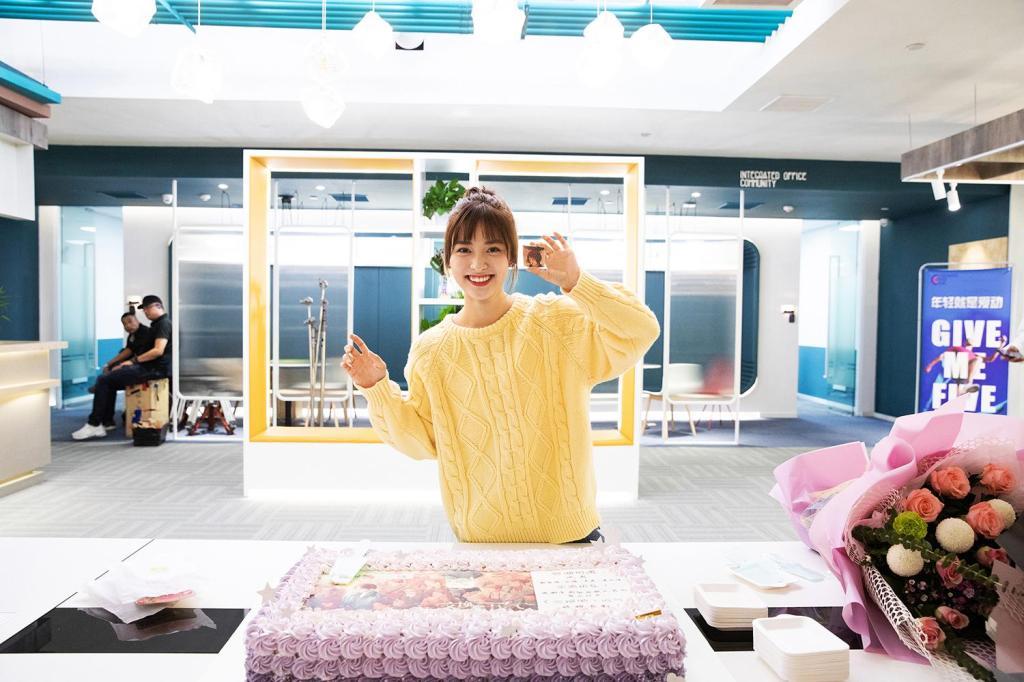 沈月《交换吧!运气》杀青 昼夜拍摄敬业满分惹心疼(图3) 沈月《交换吧!运气》杀青 昼夜拍摄敬业满分惹心疼(图3)