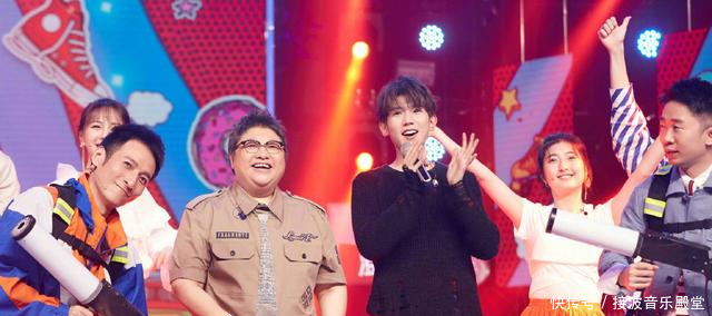 《我想和你唱》王源与女生同台合唱实力宠粉,