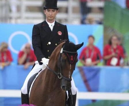 他是马术天才,中国首位混血国家队队员,却是中