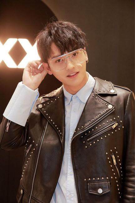 酷炫机车吸睛十足 侯东《g小调进行曲》高度还原钢琴王子权熙正