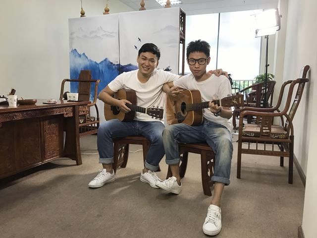 超级课程表CEO余佳文对话闪歌创始人董明