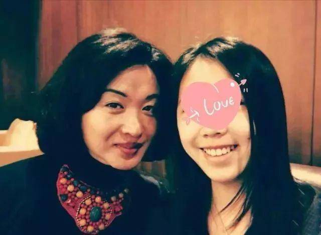 金星生日晒与老公的订婚照 离婚12年终复婚