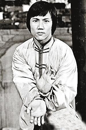 两人因《大侠霍元甲》走红,今一人早已出家,他