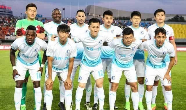 中超大连一方0-8负上海上港,大连球员太紧张,马