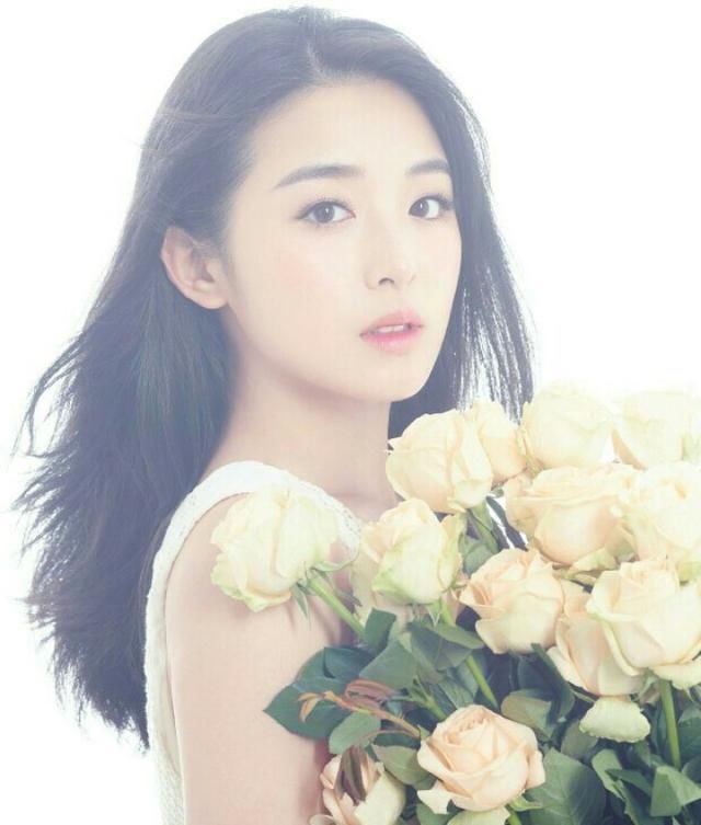 女星剪短发堪比整容 有人美腻 有人老气 29岁的