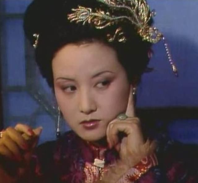 辣妹子王熙凤的心眼与手段真是十个男人也比不