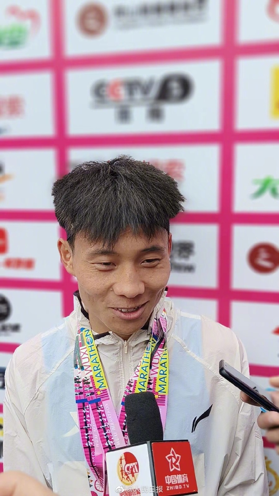 何杰打破男子马拉松全国纪录 顺利达标巴黎奥运会_北京时间
