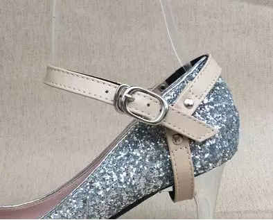 没有脚后跟,穿不住高跟鞋?这些方法让高跟鞋狂