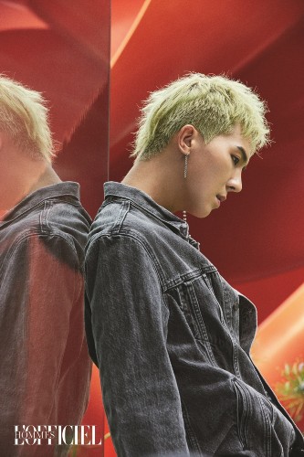 组图:winner宋旻浩拍写真染绿发 叛逆不羁有范儿