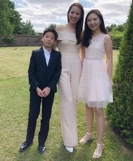 星二代个子高:12岁黄多多165CM甄子丹女儿1