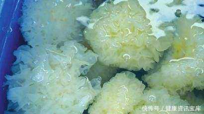 40多岁女人多吃这3种碱性食物,延缓更年期,越