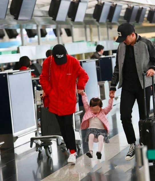 苗事件谢娜张杰齐发声谴责,好爸妈形象暖心,她