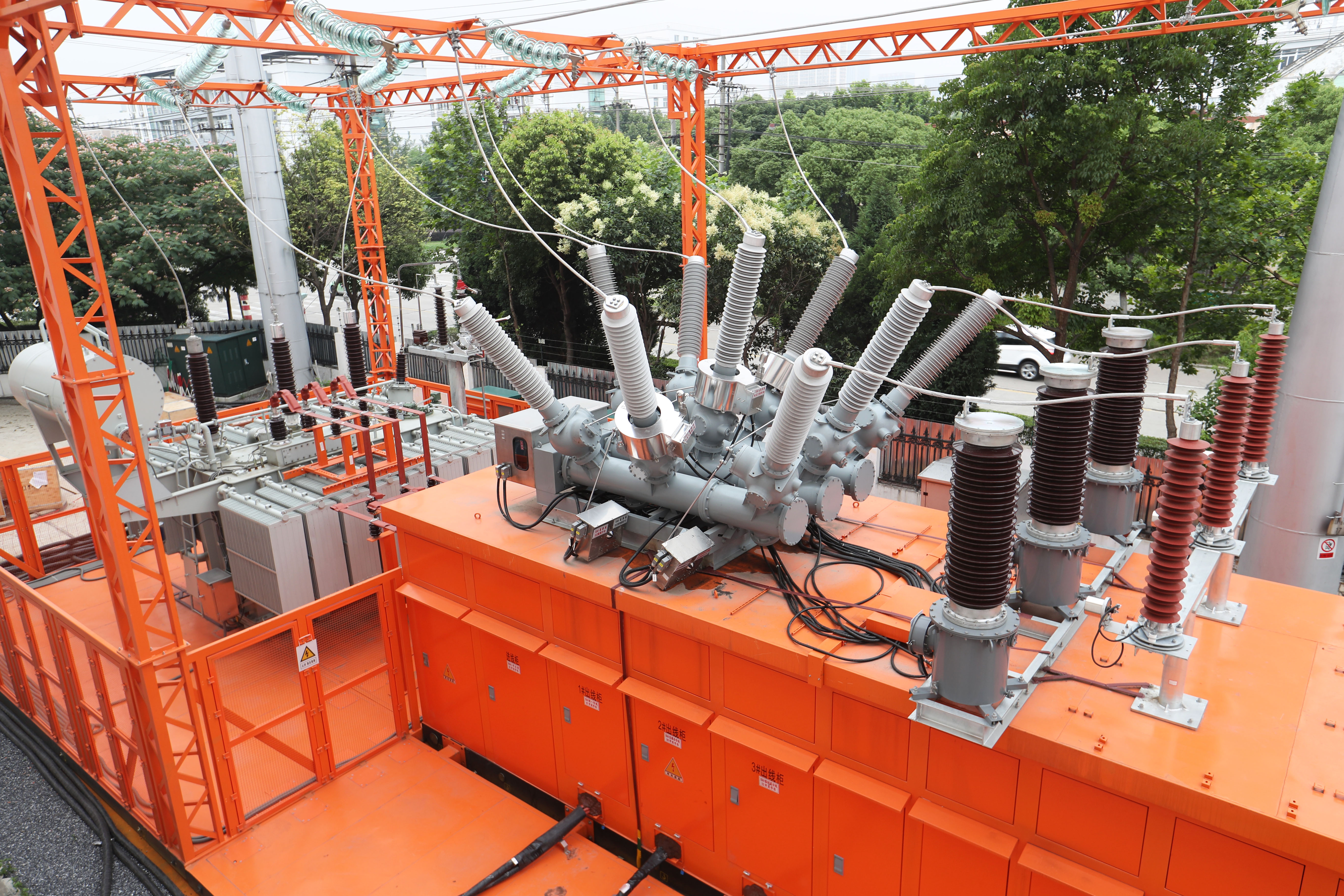 供电"不间断" 国家电网首次采用移动式变电站助力合肥老站改造