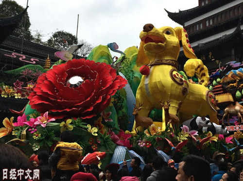 皮连裤袜VK引爆社交媒体热议，时尚圈掀起讨论热潮，网友纷纷晒图跟风，千万转发引发关注