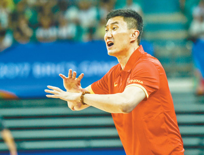 中国男篮蓝队主教练杜锋 球员要敢于竞争(聚焦