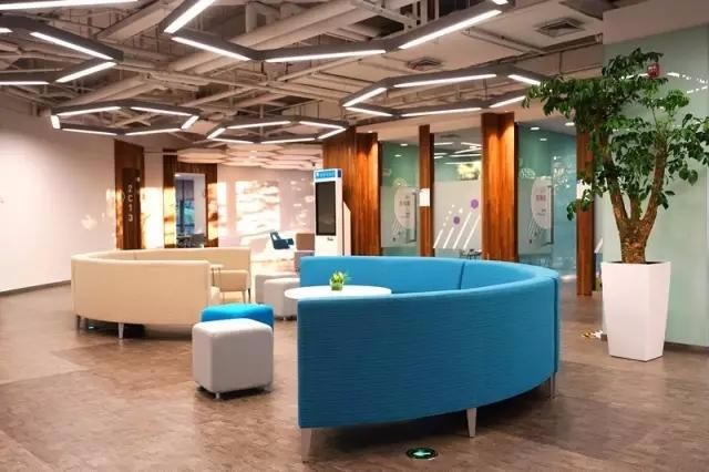 支付宝大楼 vs 微信大楼 哪个更帅?