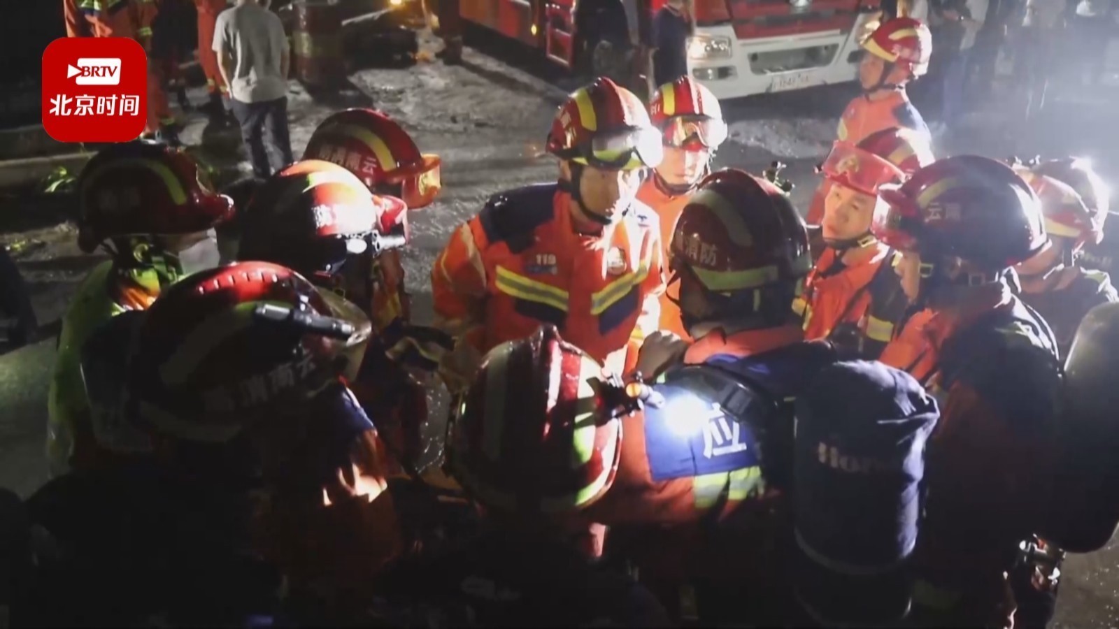 云南一隧道7人被困，救援四小时全部脱险