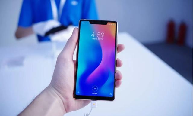 小米8预约量突破200万,骁龙845+三星屏幕,网友