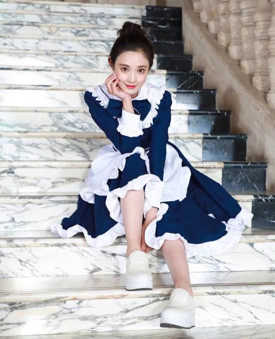 她从小主播升级为范冰冰旗下艺人,曾痴迷张艺