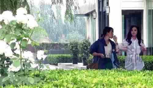 最尴尬的穿帮镜头,最后赵又廷与杨幂的真吻,让