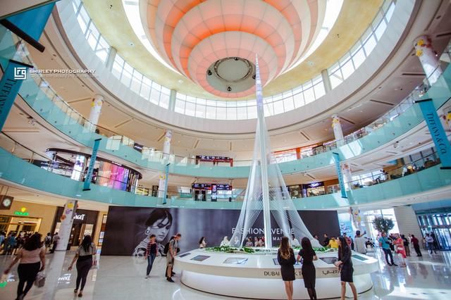 世界第一大的迪拜购物中心,200个足球场大小,