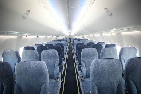 波音737-400内部图片