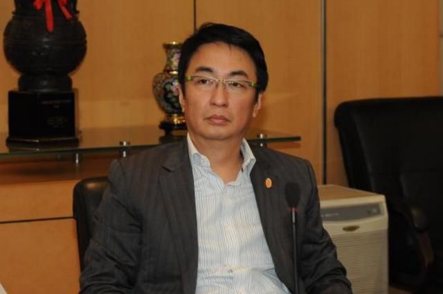 父亲与李嘉诚齐名,为了继承家族财产选择代孕