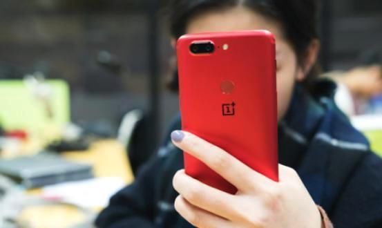 京东大数据分析:一加5T与荣耀V10一模一样