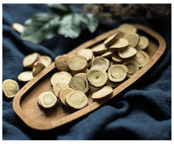 脸上长痘痘是为什么?青春期女孩子脸上痘痘怎