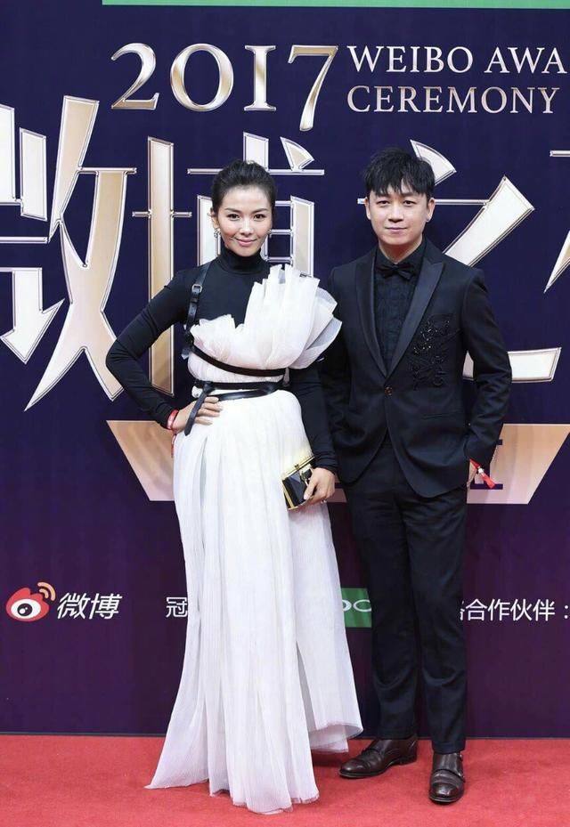 微博之夜:钟汉良吴亦凡实力被拍1米6,辣妈杨幂