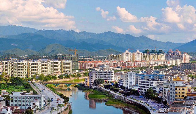 广东这个小县人均GDP傲居粤西地区,华侨比例
