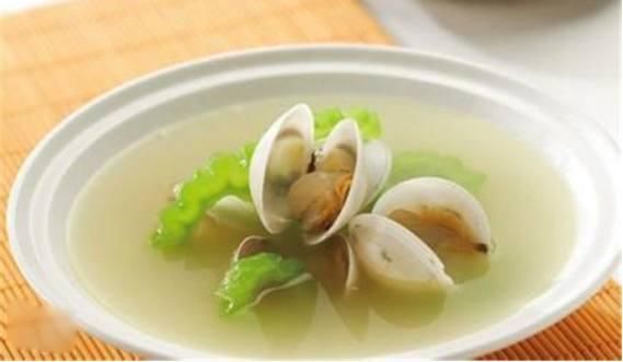 高血糖不用怕,三大降糖偏方简单实用,比你吃的