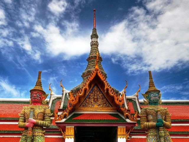 中国大陆游客,出境旅游花费1000多亿美元,购物